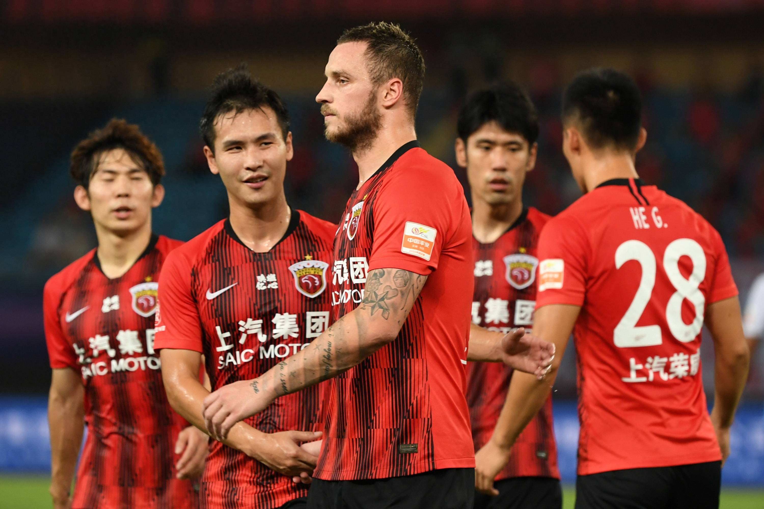 上海上港力挫对手，锁定下一轮席位的简单介绍